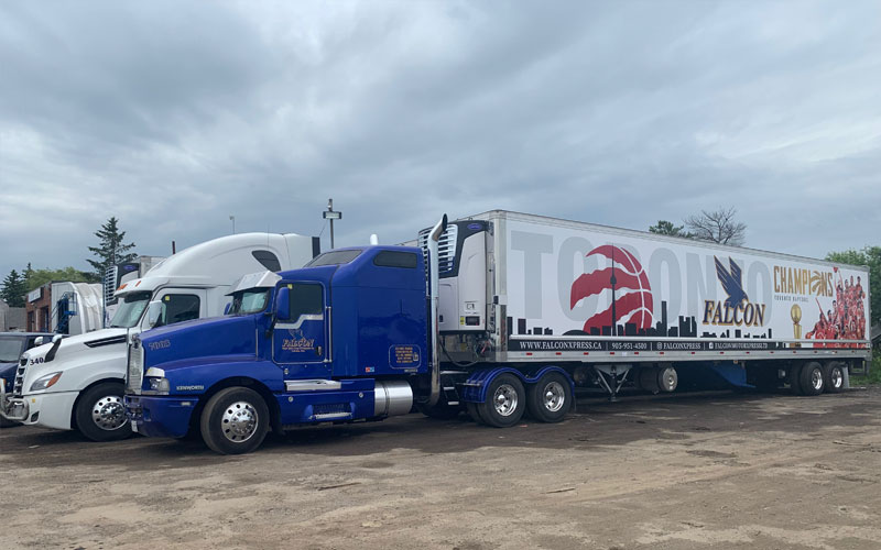 Reefer Equipment - Our Stoughton PUREBLUE trailers equipped with Carrier refrigerated cooling offer the best temperature recovery times on the market at Falcon Xpress.