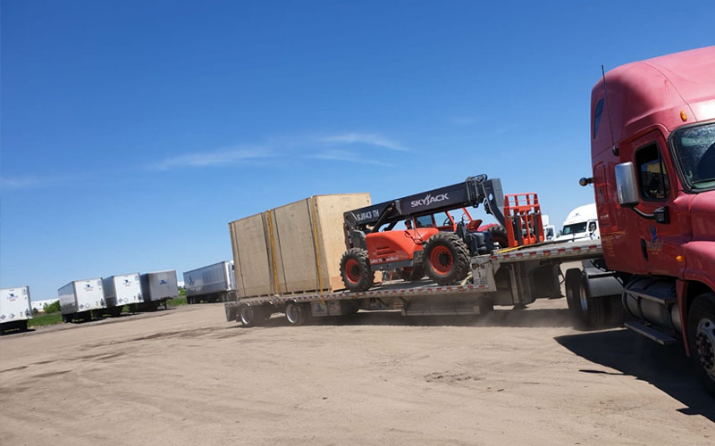 Step Deck Equipment - Wilson Trailer Premier All Aluminum Step Deck is a full capacity product able to carry any shipment at Falcon.